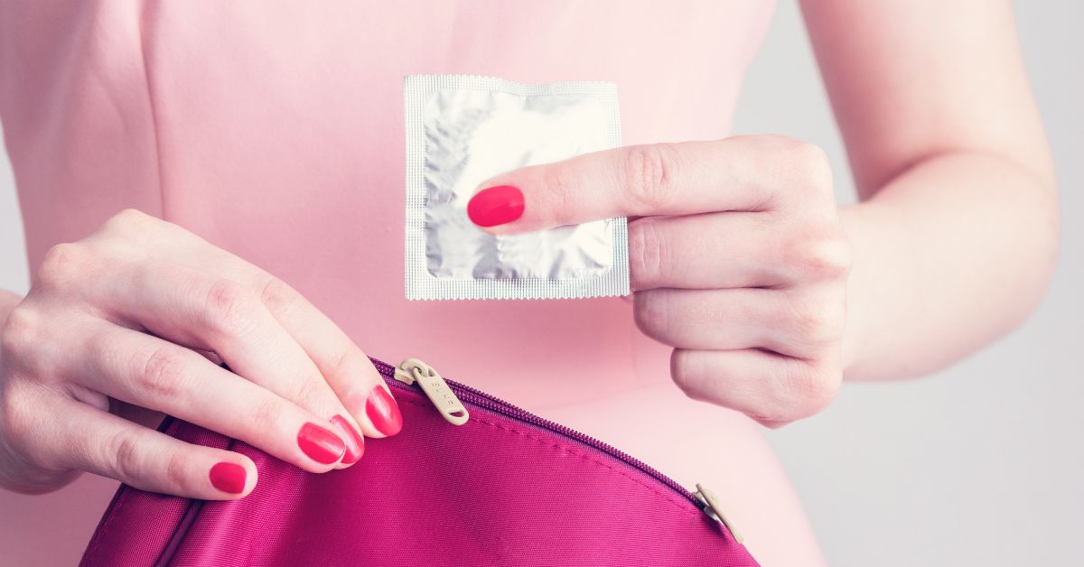 Female Condom vs. Male Condom: Pros and Cons