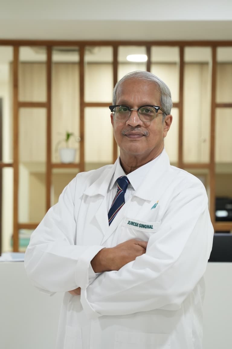 dr-dinesh-singhal-surgical gastroenterologist-in delhi