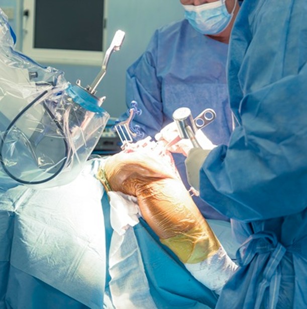 robotic-assisted-knee-replacement.