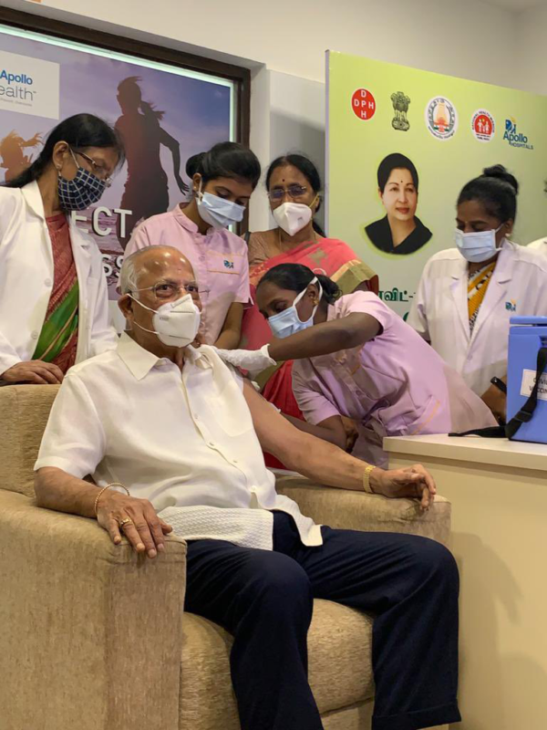 Apollo Hospitals begins vaccinating healthcare workers and joins the nation’s COVID vaccination programme