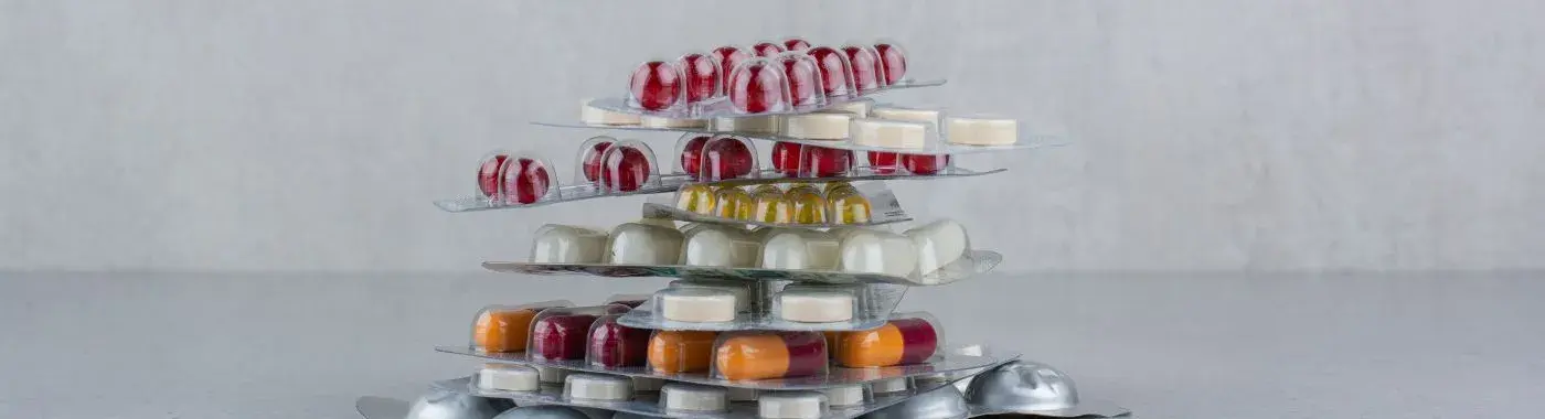 Omeprazol: Bruk, dosering, bivirkninger og mer