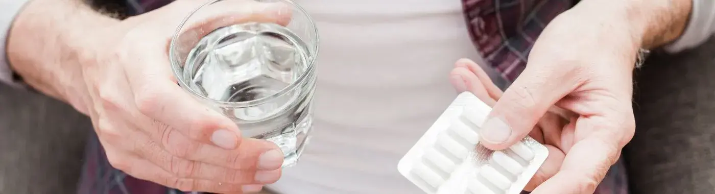 Sucralfato: usos, dosis, efectos secundarios y más