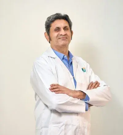 dr-ashish-chug-neurochirurgo-a-pune