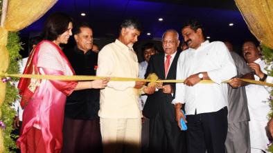  Shri Nara Chandrababu Naidu inaugurates the world class Apollo Hospitals, Visakhaptnam, at Healthcity, Arilova! 