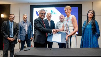  Больница Apollo Hospitals Chennai сотрудничает с Королевским колледжем неотложной медицины Великобритании для развития подготовки специалистов по неотложной медицине в Индии. 