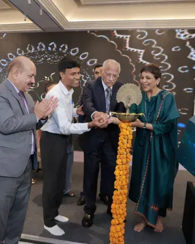 Dr. M. Srinivasan of NITI Aayog inaugurating the initiative, flanked by Dr. Prathap C. Reddy and Dr. Sangita Reddy